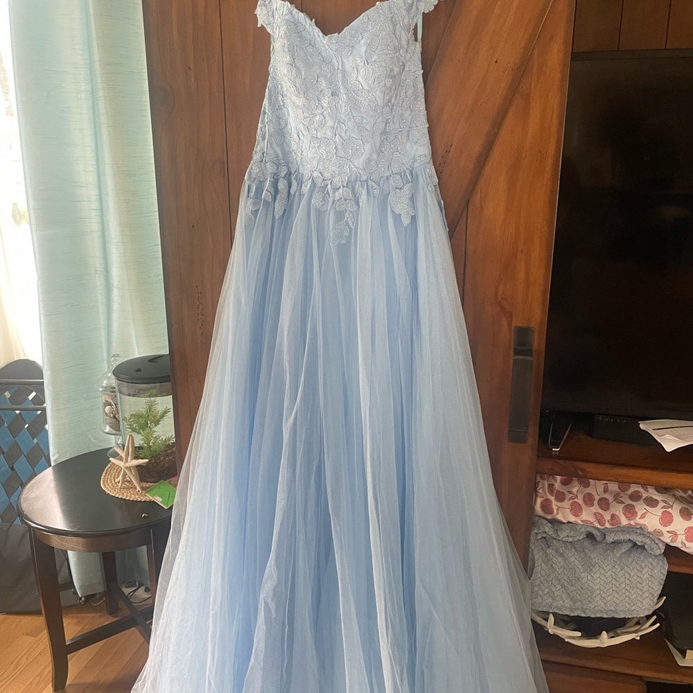 Elegant Blue Off-Shoulder Evening Gown - Picture 2 of 2